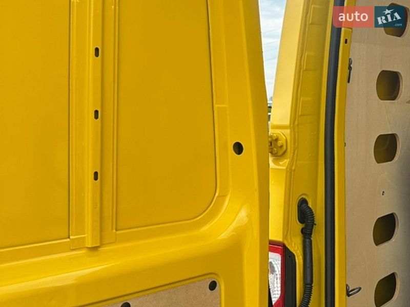 Грузовой фургон Renault Master 2020 в Львове