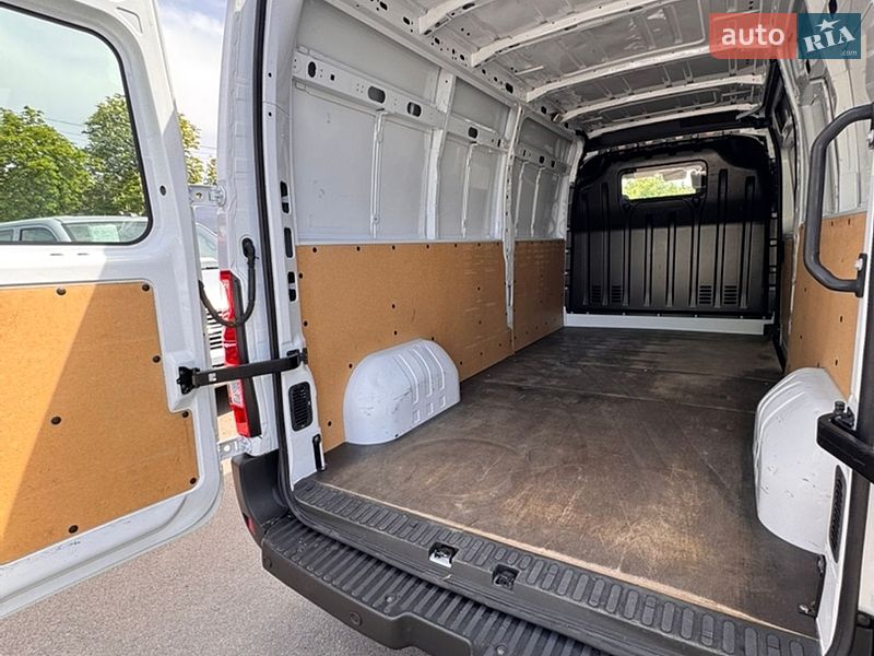 Грузовой фургон Renault Master 2022 в Киеве