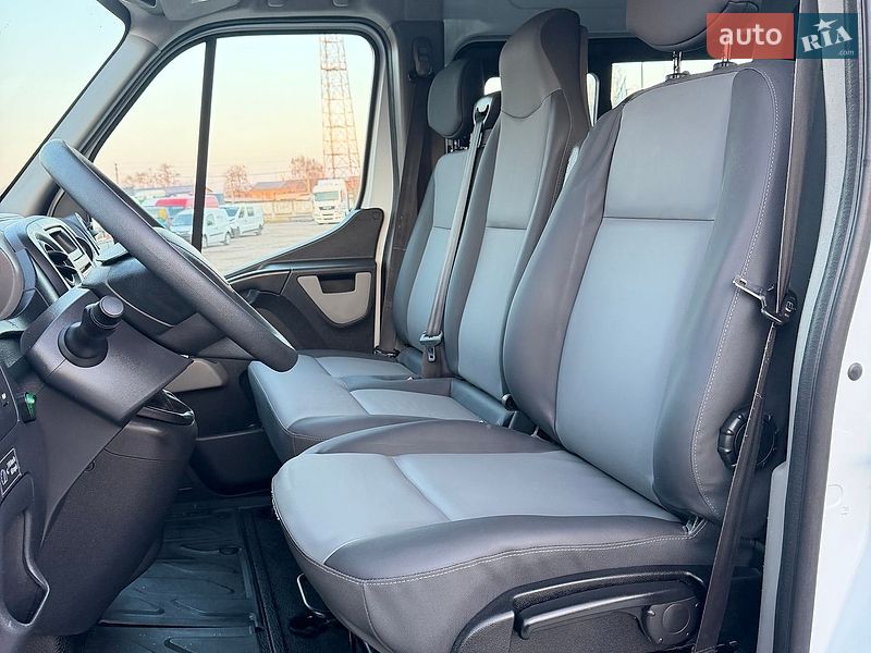 Грузопассажирский фургон Renault Master 2016 в Дубно