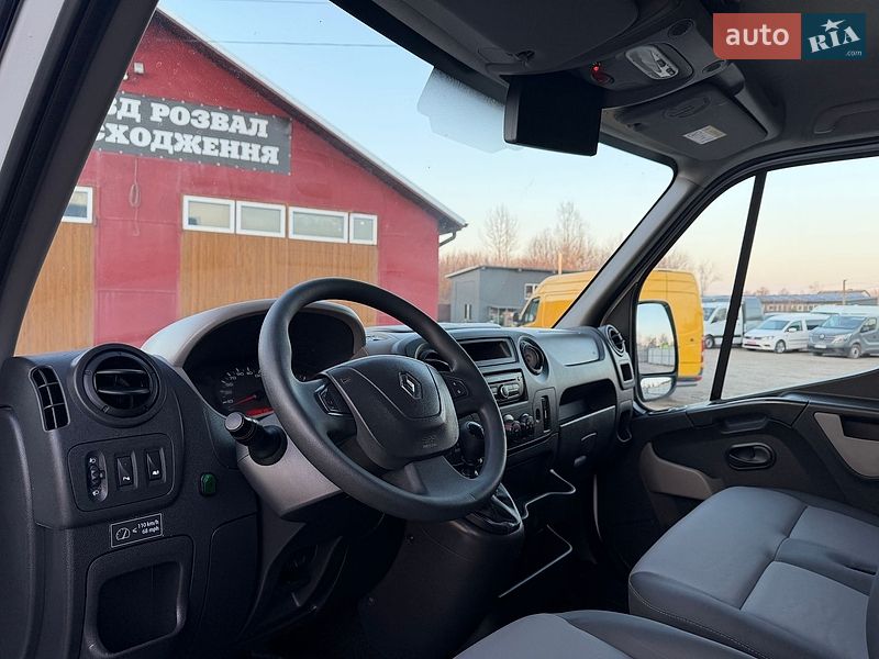 Грузопассажирский фургон Renault Master 2016 в Дубно