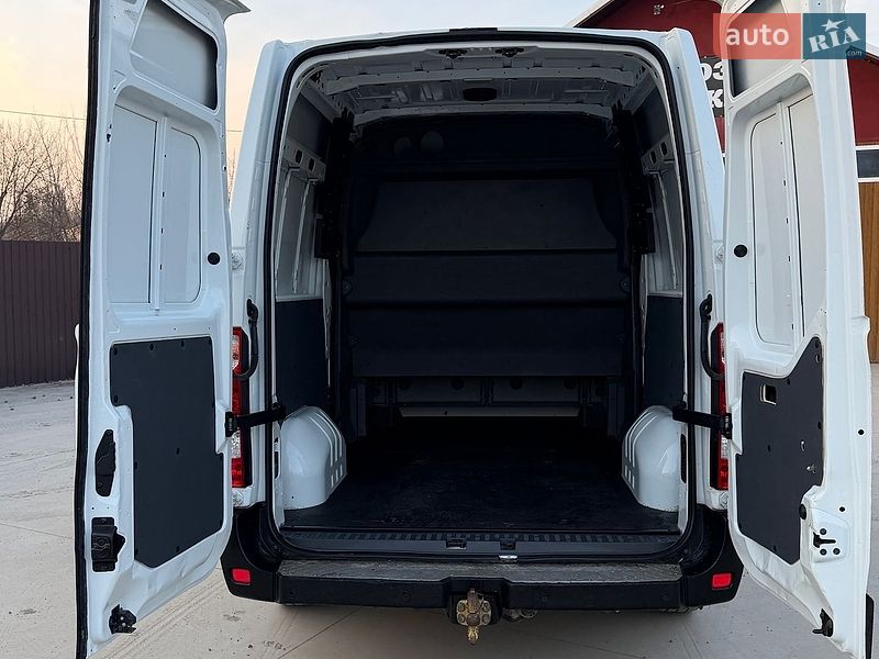 Грузопассажирский фургон Renault Master 2016 в Дубно