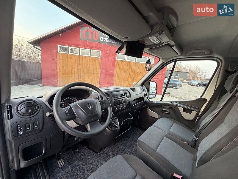 Грузопассажирский фургон Renault Master 2017 в Луцке