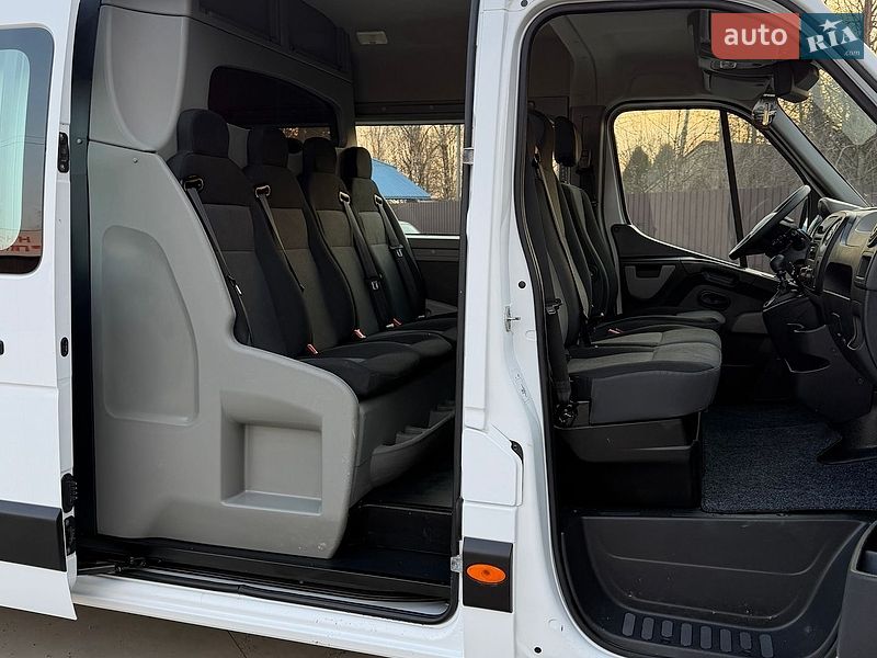 Грузопассажирский фургон Renault Master 2017 в Луцке