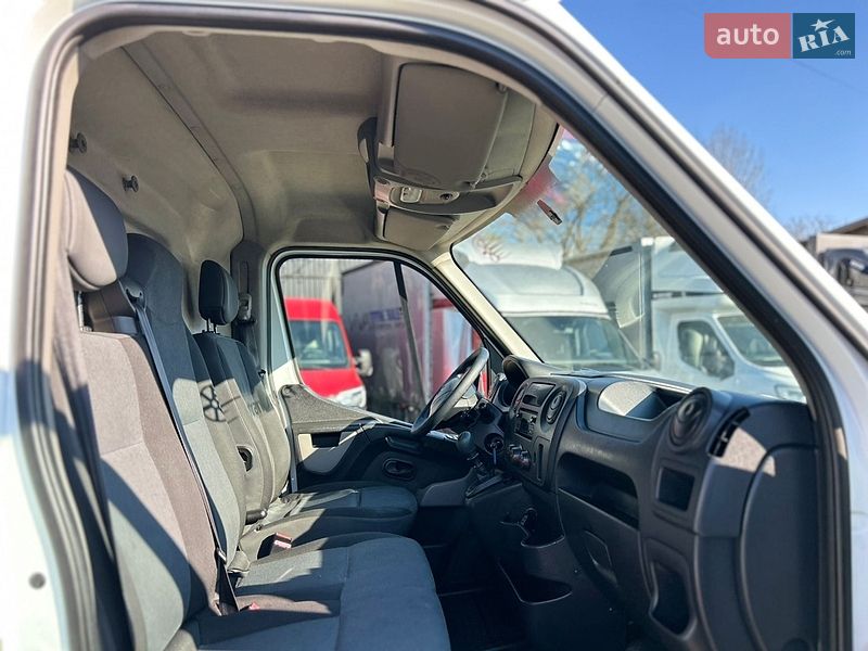 Грузовой фургон Renault Master 2018 в Хусте