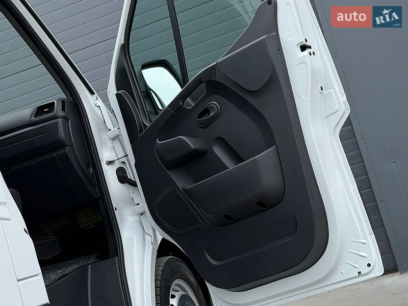 Вантажний фургон Renault Master 2020 в Дубні