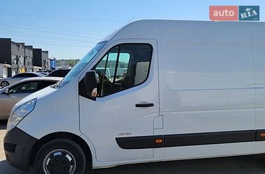 Вантажний фургон Renault Master 2015 в Чернівцях