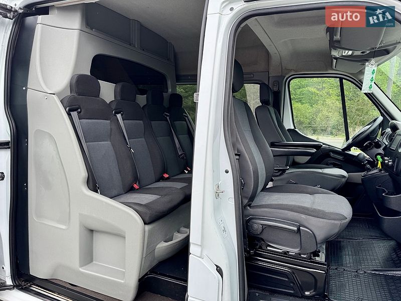 Вантажопасажирський фургон Renault Master 2017 в Ковелі