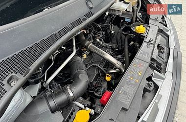 Вантажопасажирський фургон Renault Master 2017 в Ковелі