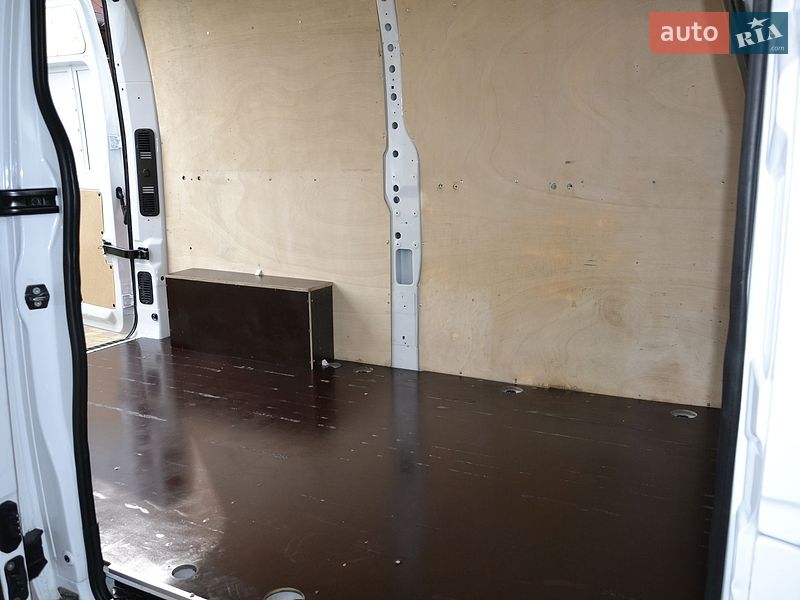 Вантажний фургон Renault Master 2018 в Полтаві
