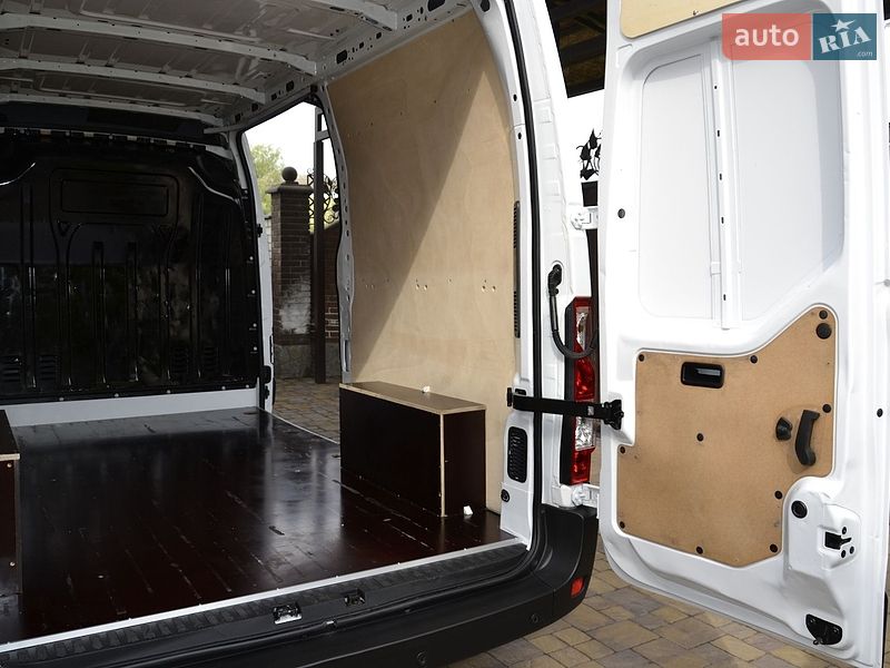 Вантажний фургон Renault Master 2018 в Полтаві