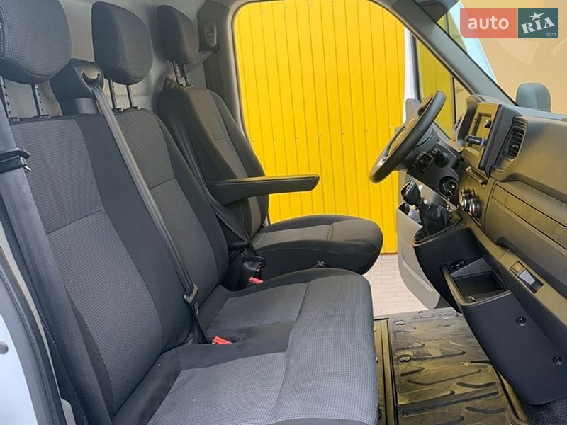 Вантажний фургон Renault Master 2020 в Львові