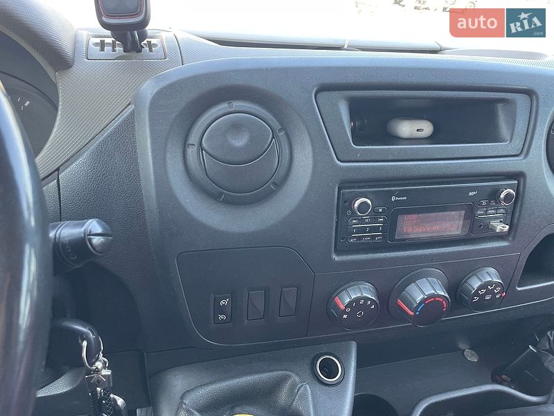 Вантажний фургон Renault Master 2013 в Львові