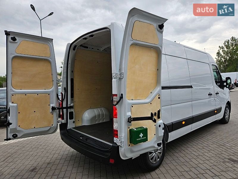 Вантажний фургон Renault Master 2022 в Львові