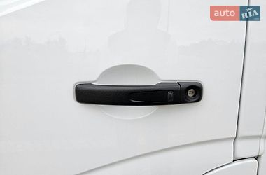 Вантажний фургон Renault Master 2022 в Львові