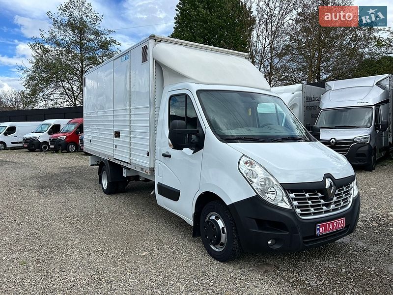 Грузовой фургон Renault Master 2018 в Хусте