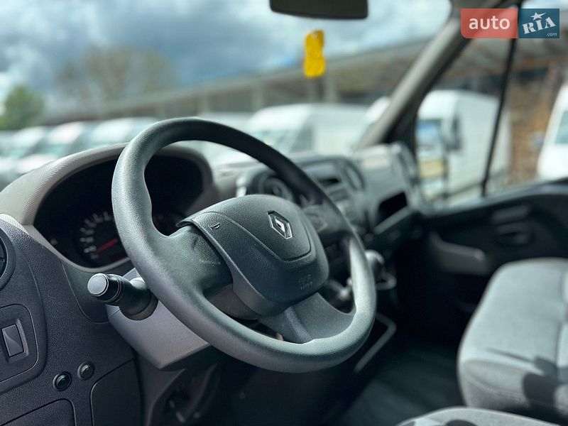 Грузовой фургон Renault Master 2018 в Хусте