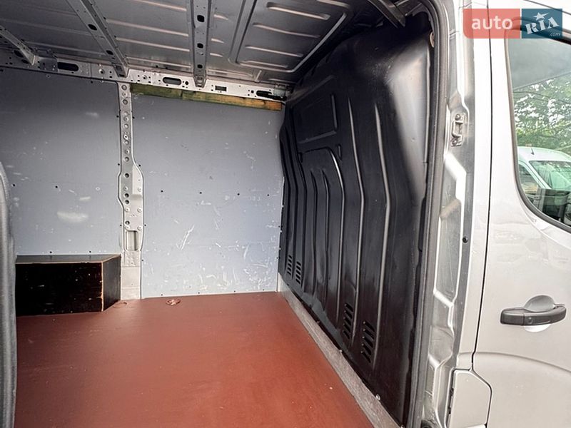 Грузовой фургон Renault Master 2017 в Киеве