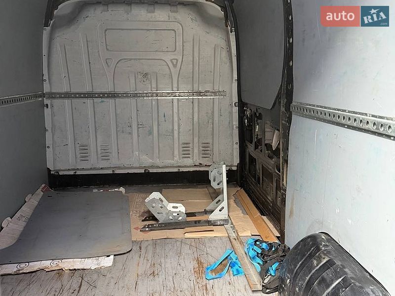 Грузовой фургон Renault Master 2010 в Львове