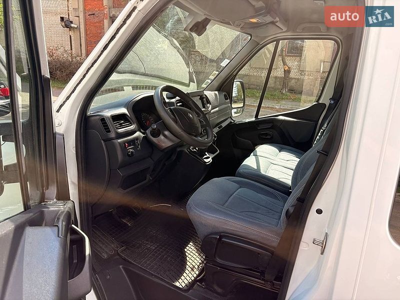 Вантажопасажирський фургон Renault Master 2019 в Шептицькому