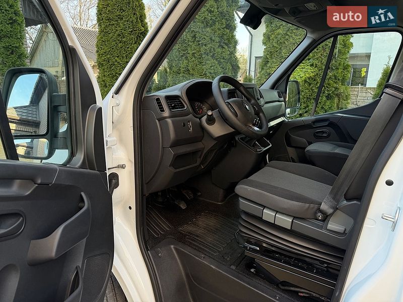 Вантажний фургон Renault Master 2022 в Радивиліві