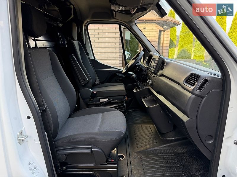 Вантажний фургон Renault Master 2022 в Радивиліві