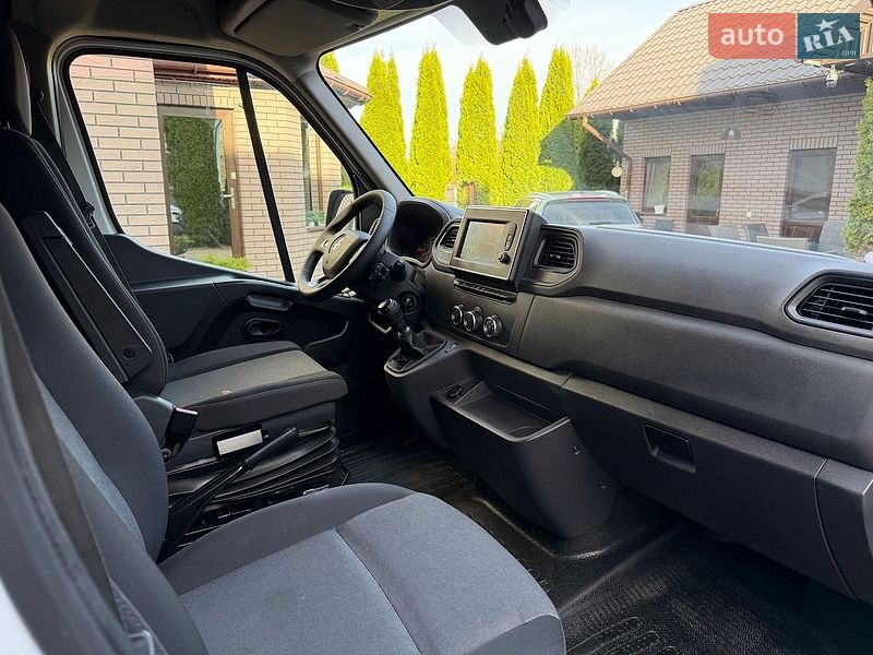 Вантажний фургон Renault Master 2022 в Радивиліві