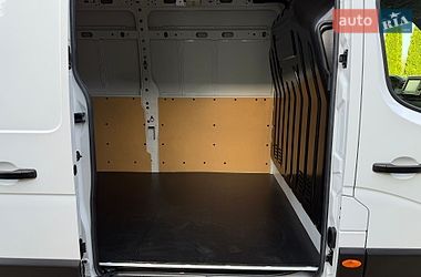 Вантажний фургон Renault Master 2022 в Радивиліві