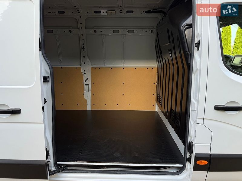 Вантажний фургон Renault Master 2022 в Радивиліві