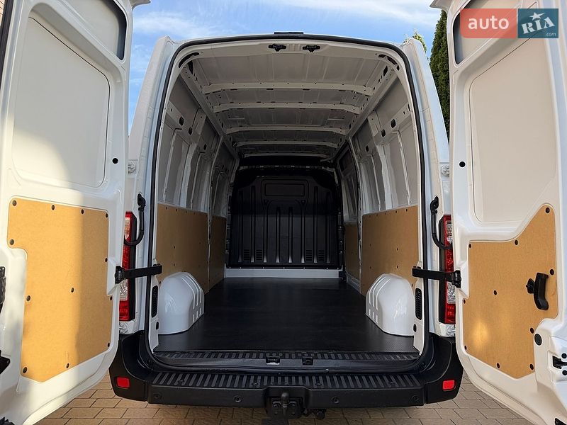 Вантажний фургон Renault Master 2022 в Радивиліві