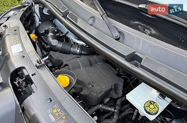 Вантажний фургон Renault Master 2022 в Радивиліві