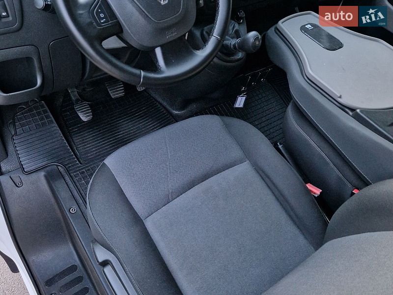 Грузовой фургон Renault Master 2018 в Киеве