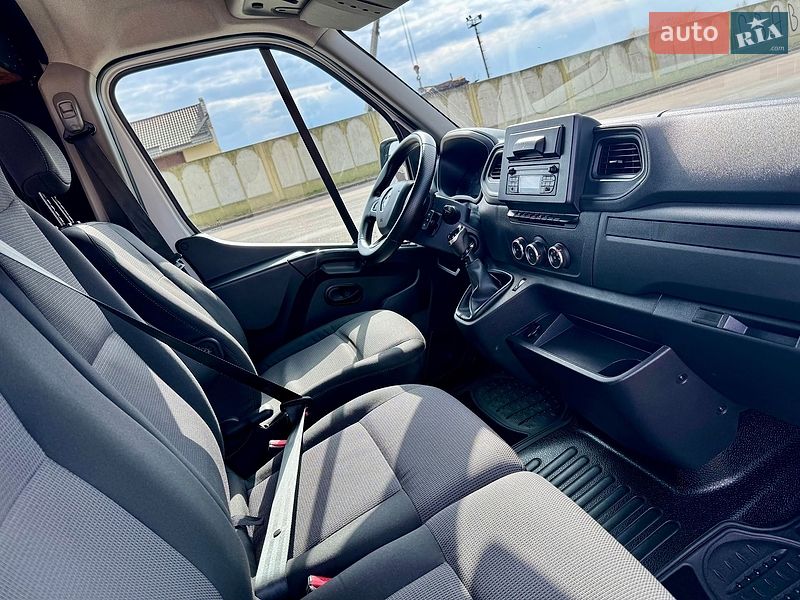 Грузопассажирский фургон Renault Master 2019 в Калуше