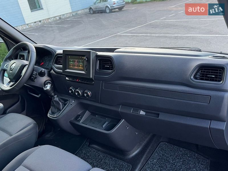 Вантажний фургон Renault Master 2021 в Дубні
