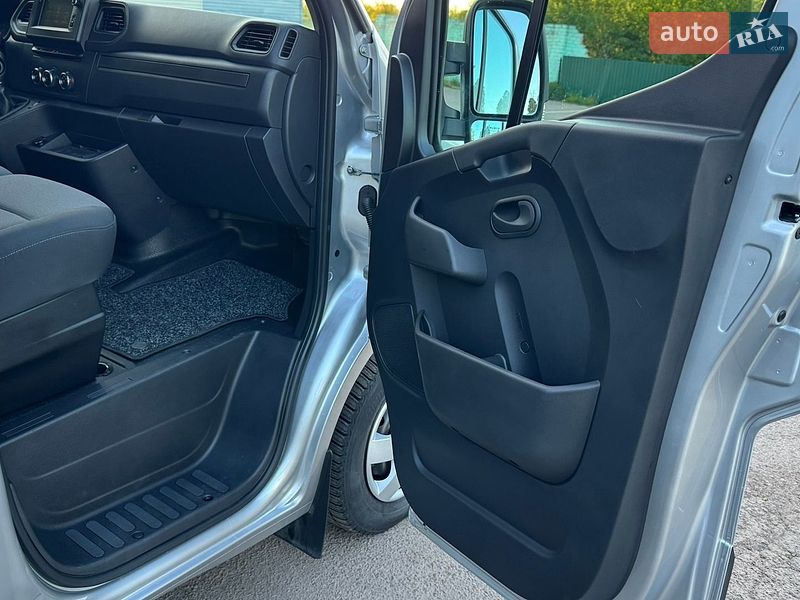 Вантажний фургон Renault Master 2021 в Дубні