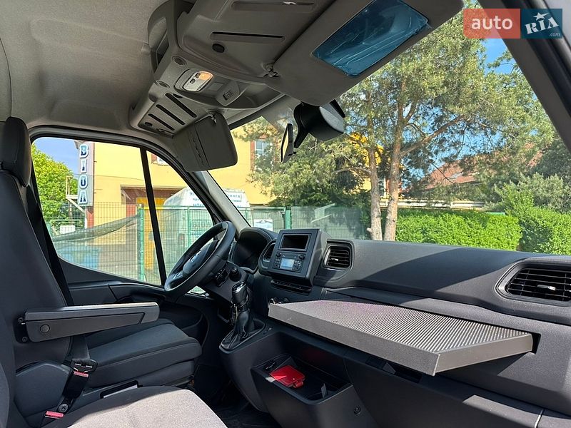 Автовоз Renault Master 2019 в Ужгороде