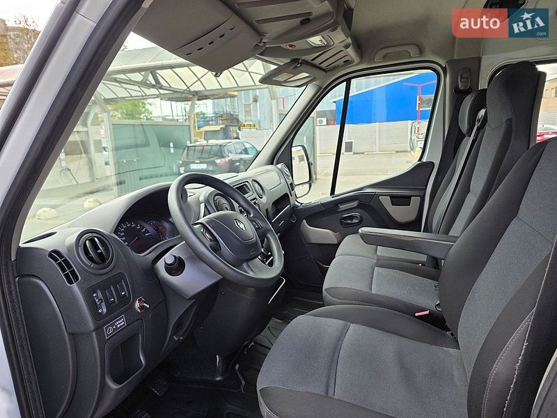 Грузопассажирский фургон Renault Master 2017 в Одессе