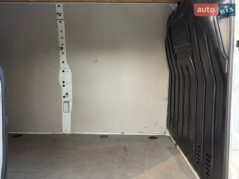 Вантажний фургон Renault Master 2020 в Києві