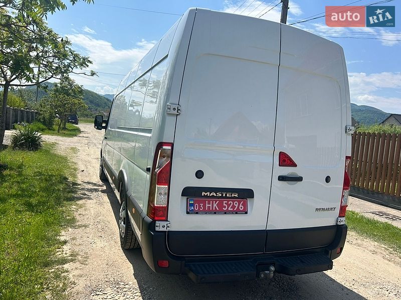 Грузовой фургон Renault Master 2022 в Хусте