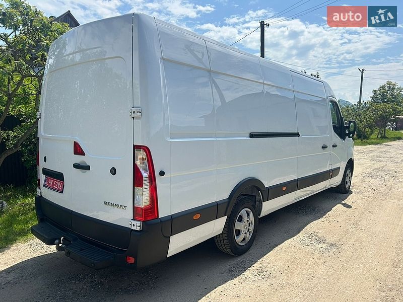 Грузовой фургон Renault Master 2022 в Хусте