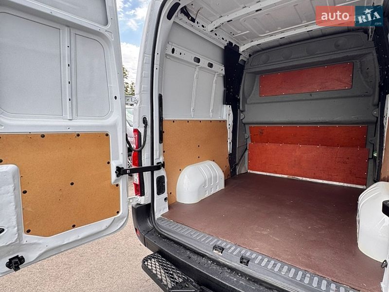 Грузопассажирский фургон Renault Master 2018 в Киеве фото 29 Грузопассажирский фургон Renault Master 2018 в Киеве