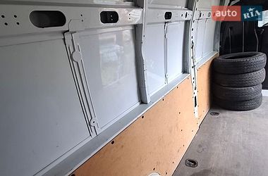 Вантажний фургон Renault Master 2015 в Львові