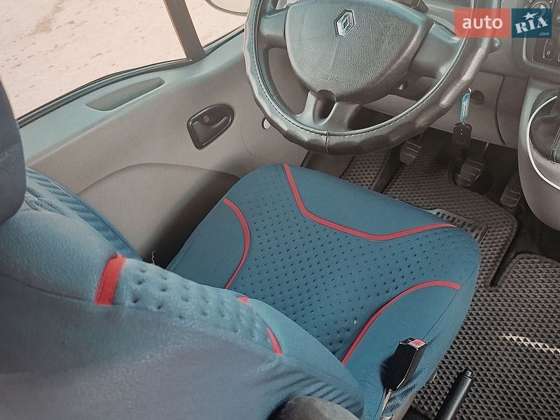 Автовоз Renault Master 2010 в Звягелі