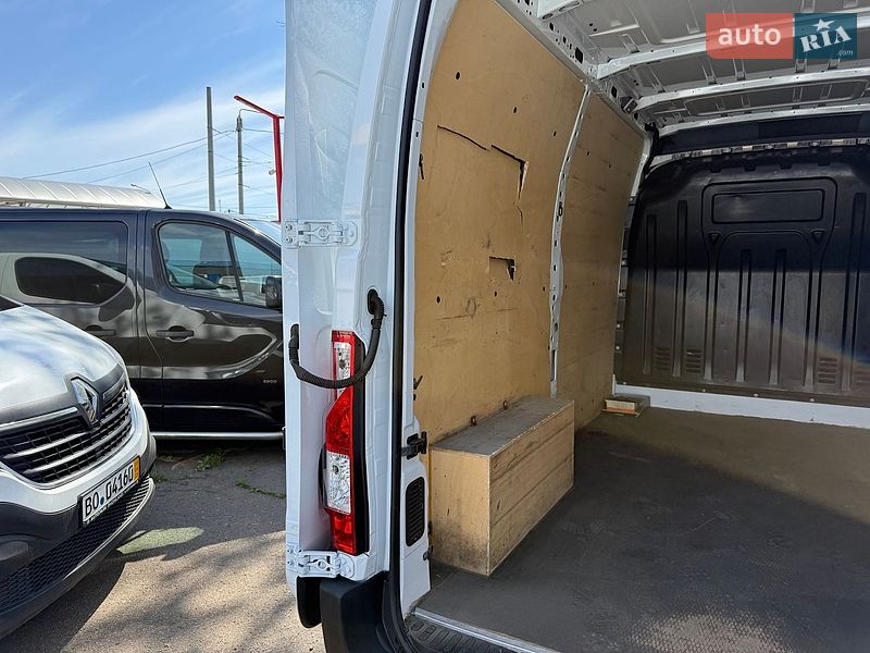 Вантажний фургон Renault Master 2021 в Одесі