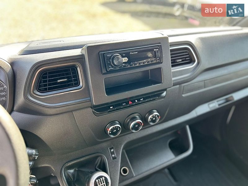 Вантажний фургон Renault Master 2022 в Хусті