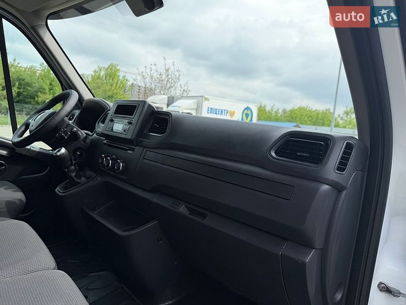 Тентованый Renault Master 2021 в Дубно