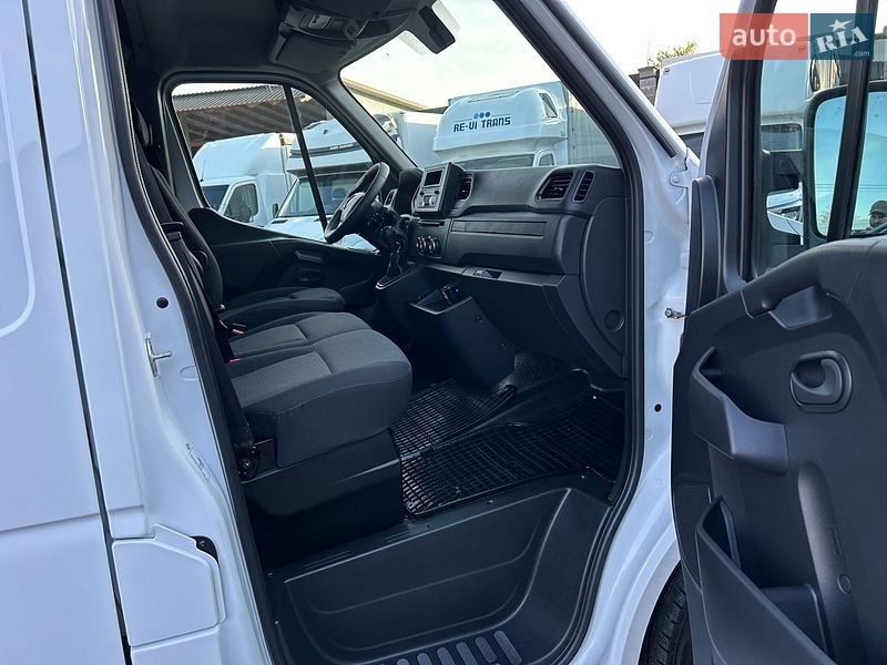 Вантажний фургон Renault Master 2023 в Хусті