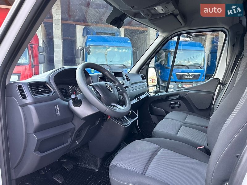 Вантажний фургон Renault Master 2023 в Хусті