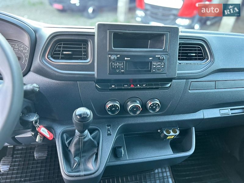 Вантажний фургон Renault Master 2023 в Хусті