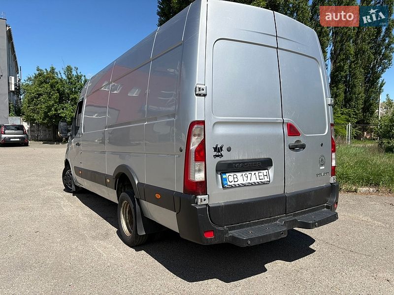 Вантажний фургон Renault Master 2018 в Чернігові