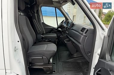 Вантажний фургон Renault Master 2022 в Радивиліві
